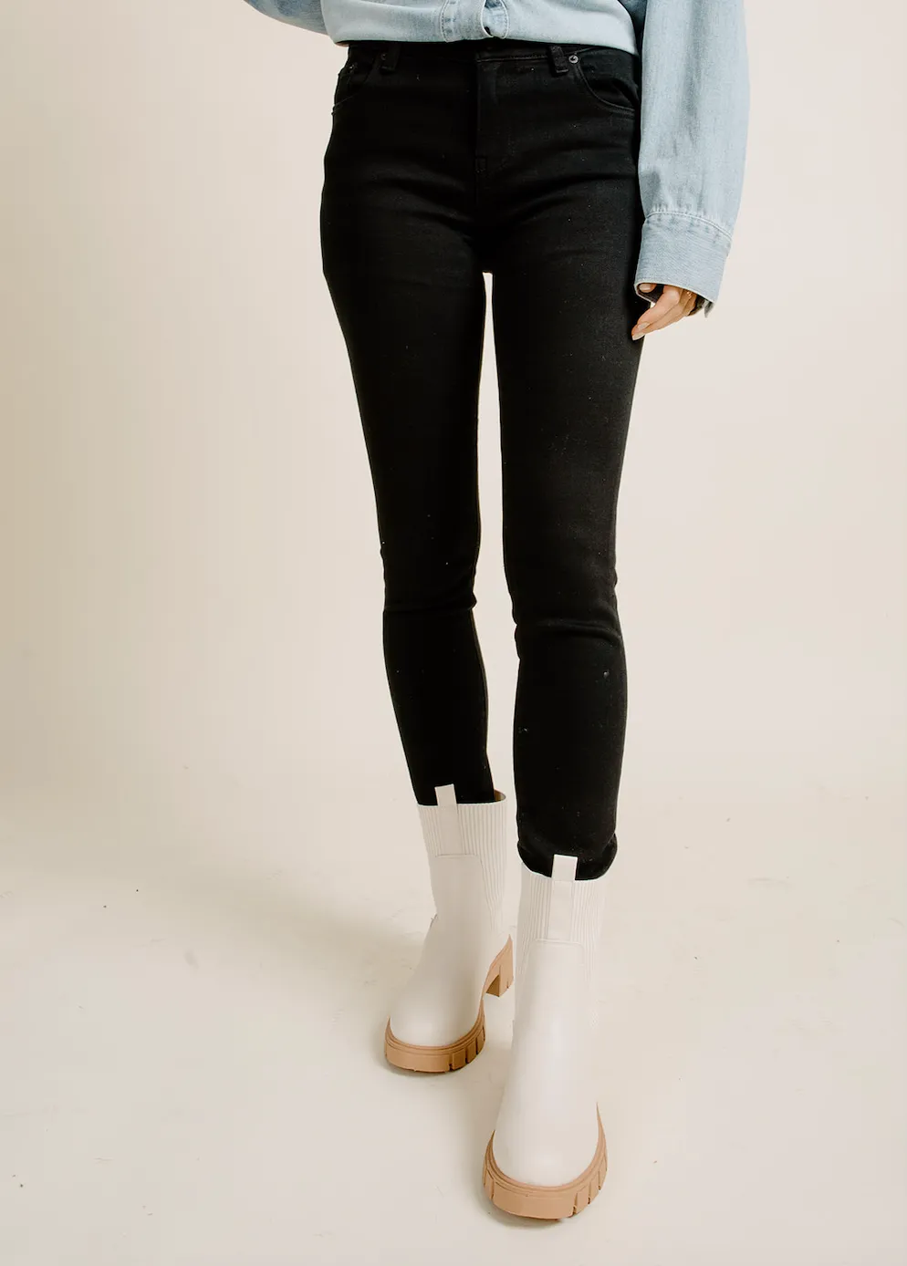 Audrey Midi Rise Skinny - Dark Vinyl