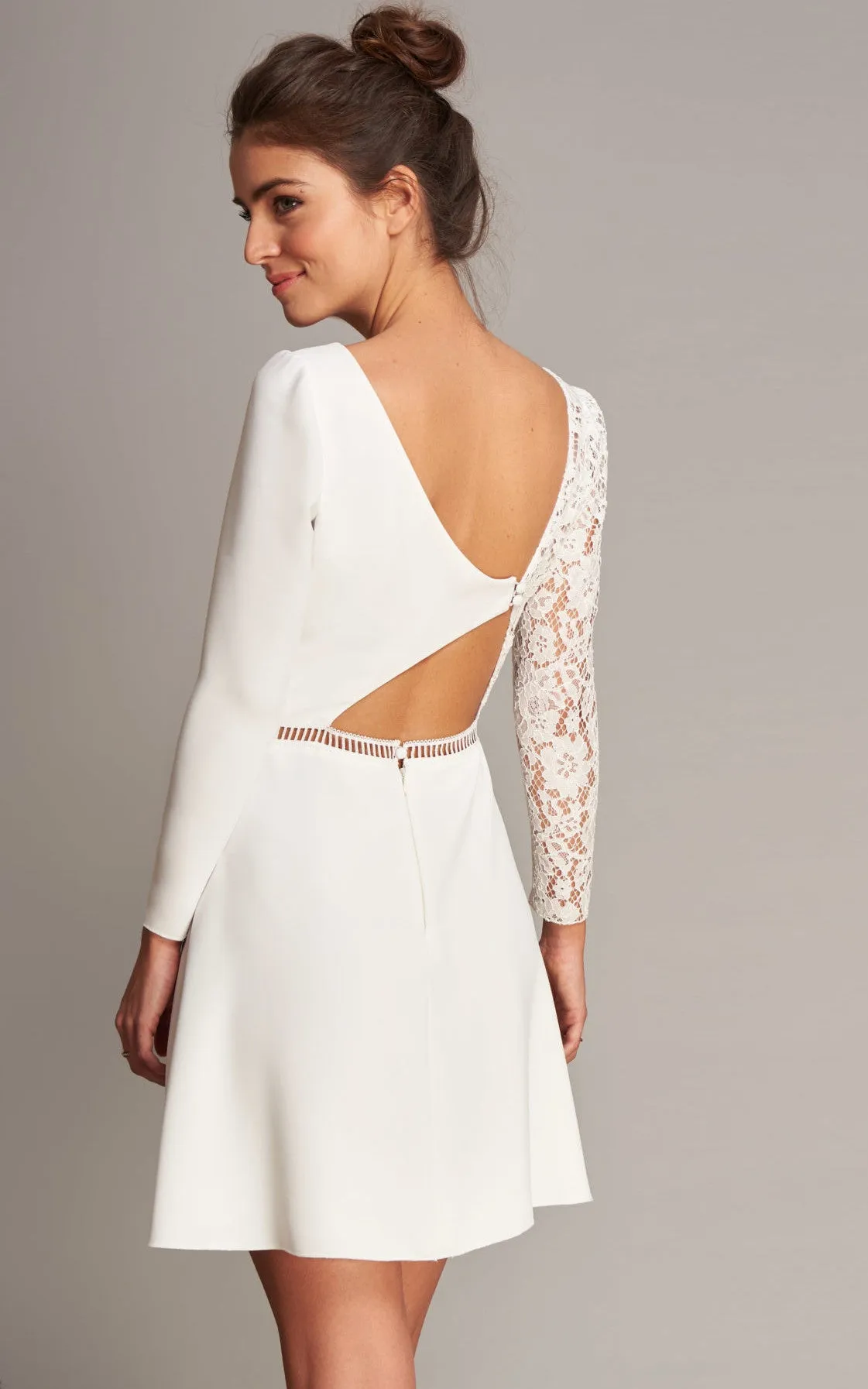 Beach Floral Short A-Line Boho Lace Long Sleeve Wedding Dress Unique Back Bateau Neckline Mini Bridal Gown