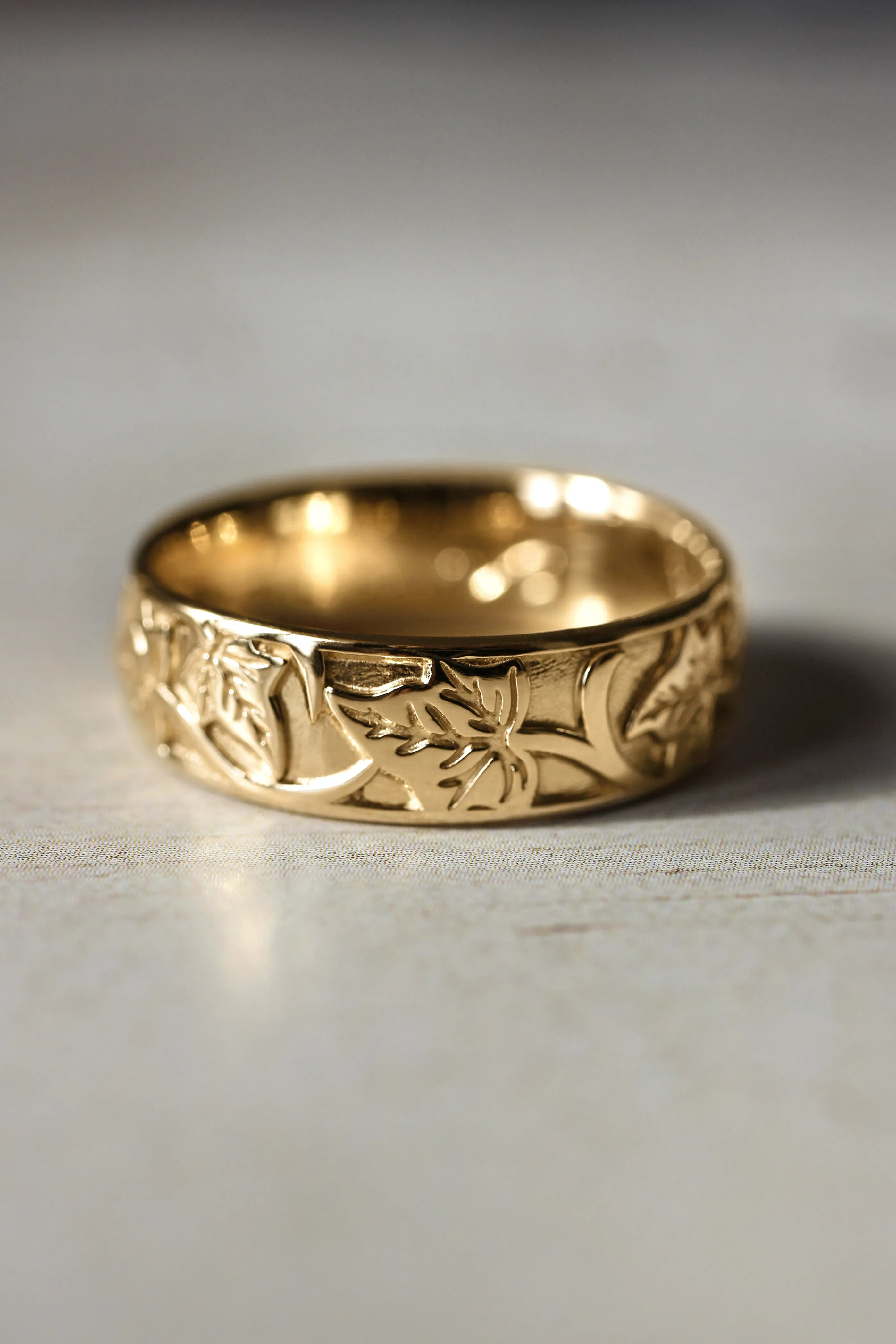 Black and gold wedding band for man, ivy leaves ring