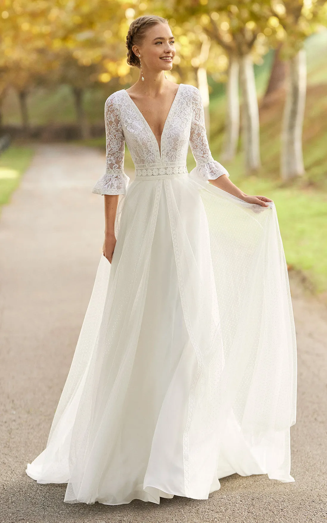 Bohemian A-Line V-neck Tulle Wedding Dress With Button Back And Appliques-716726