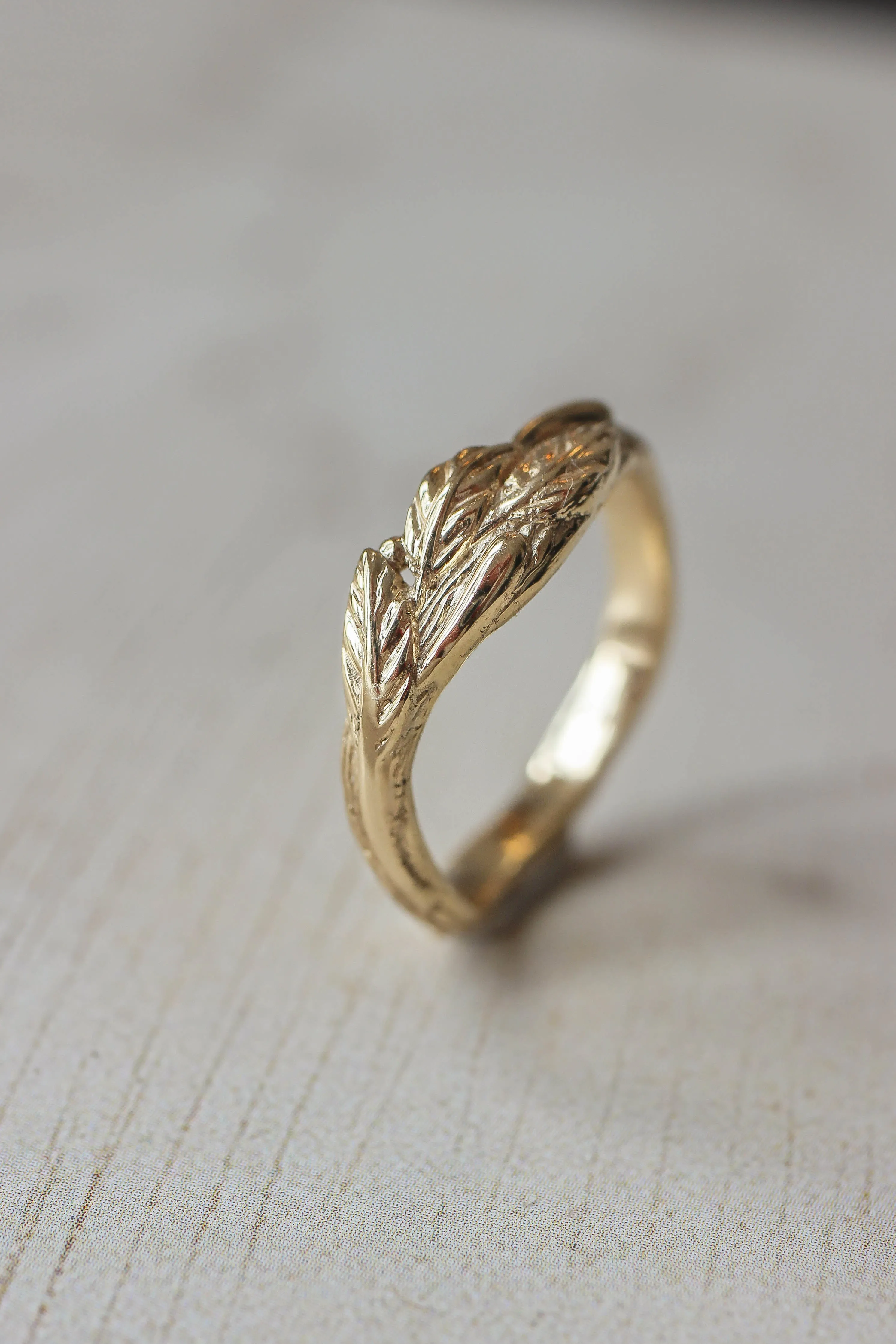 Tree branch wedding band for man, unisex gold ring