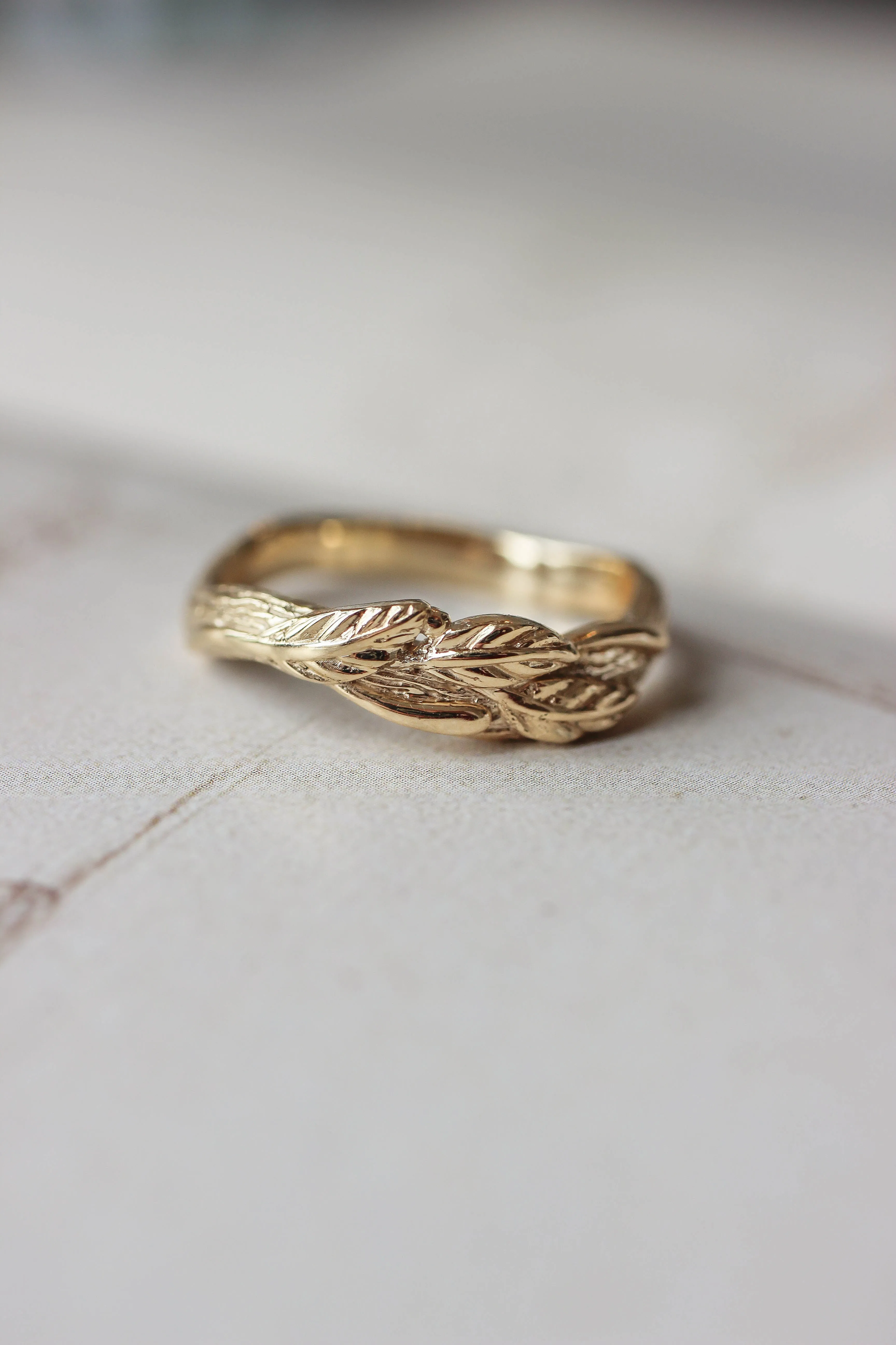 Tree branch wedding band for man, unisex gold ring